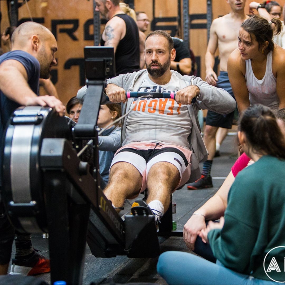 conditioning Un homme qui fait du rameur, conditioning