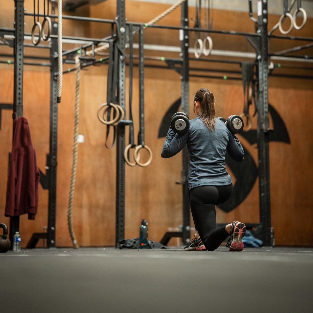 fbb Femme qui fait du functional bodybuilding